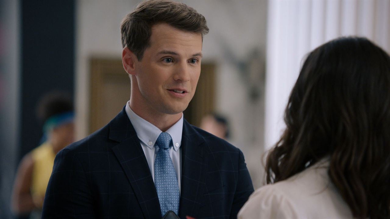 Grand Hotel (2019) : Foto Freddie Stroma