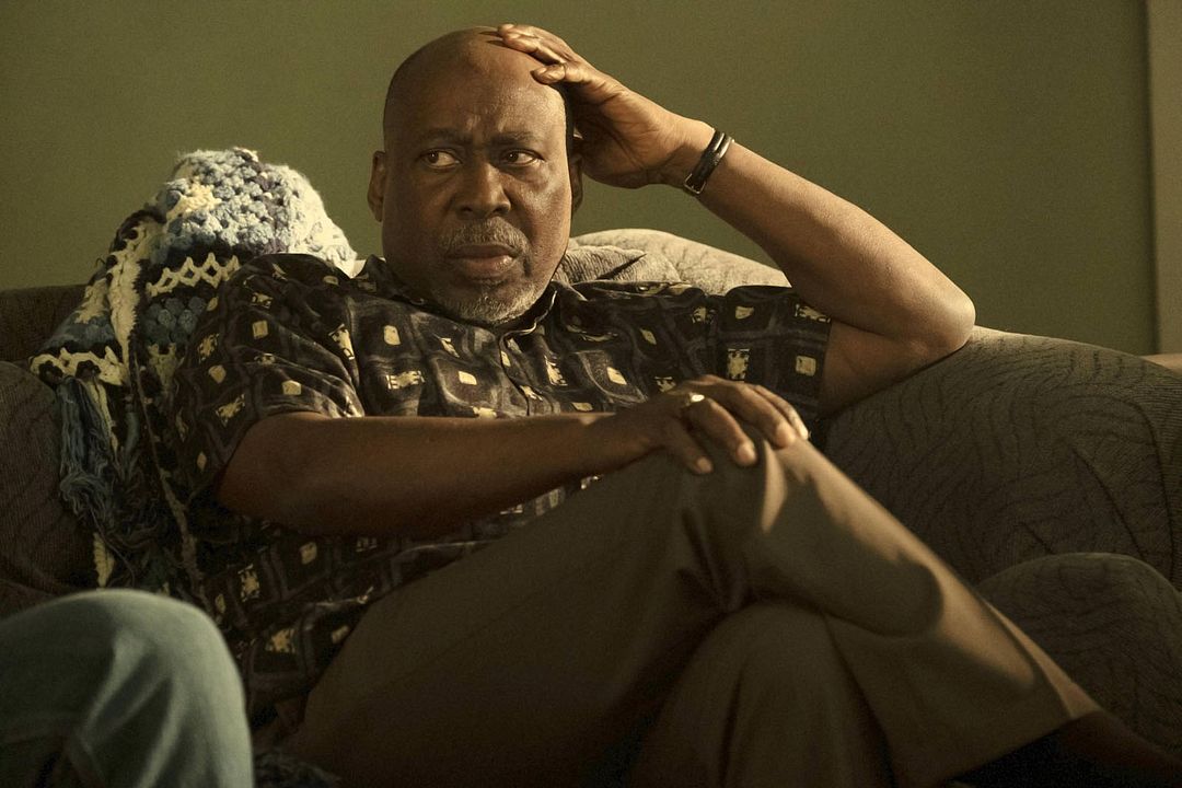 Lodge 49 : Foto Brent Jennings