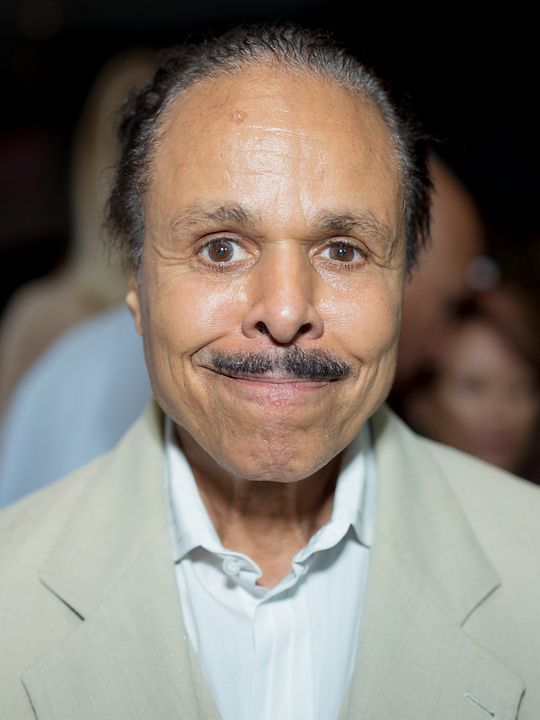 Cartel Leon Isaac Kennedy