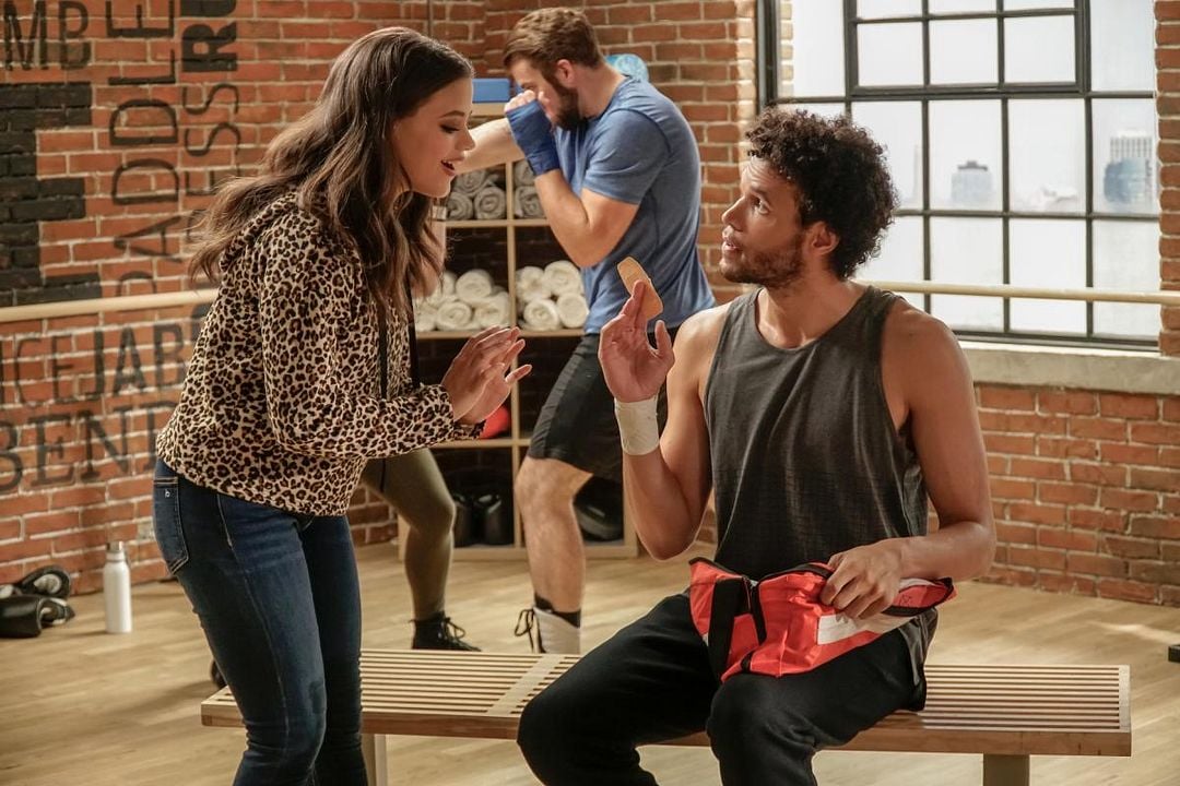 Embrujadas (2018) : Foto Jordan Donica, Sarah Jeffery