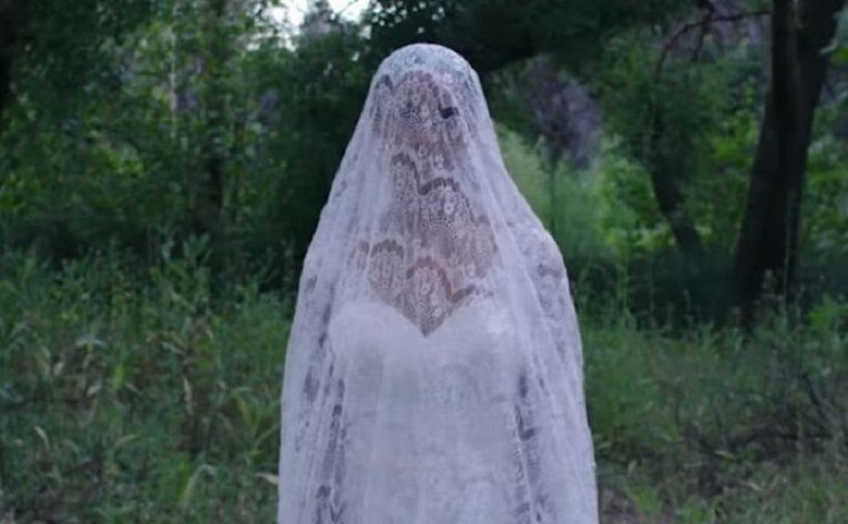 Into The Dark : Cartel