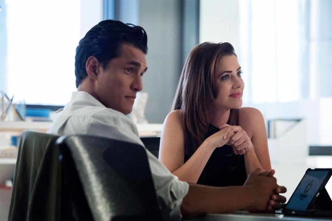 Supergirl : Foto Julie Gonzalo, Staz Nair