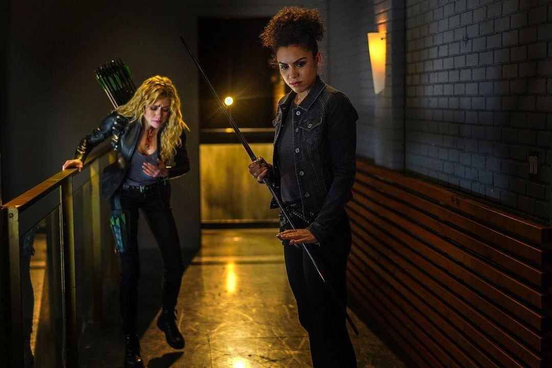 Arrow : Foto Andrea Sixtos, Katherine McNamara