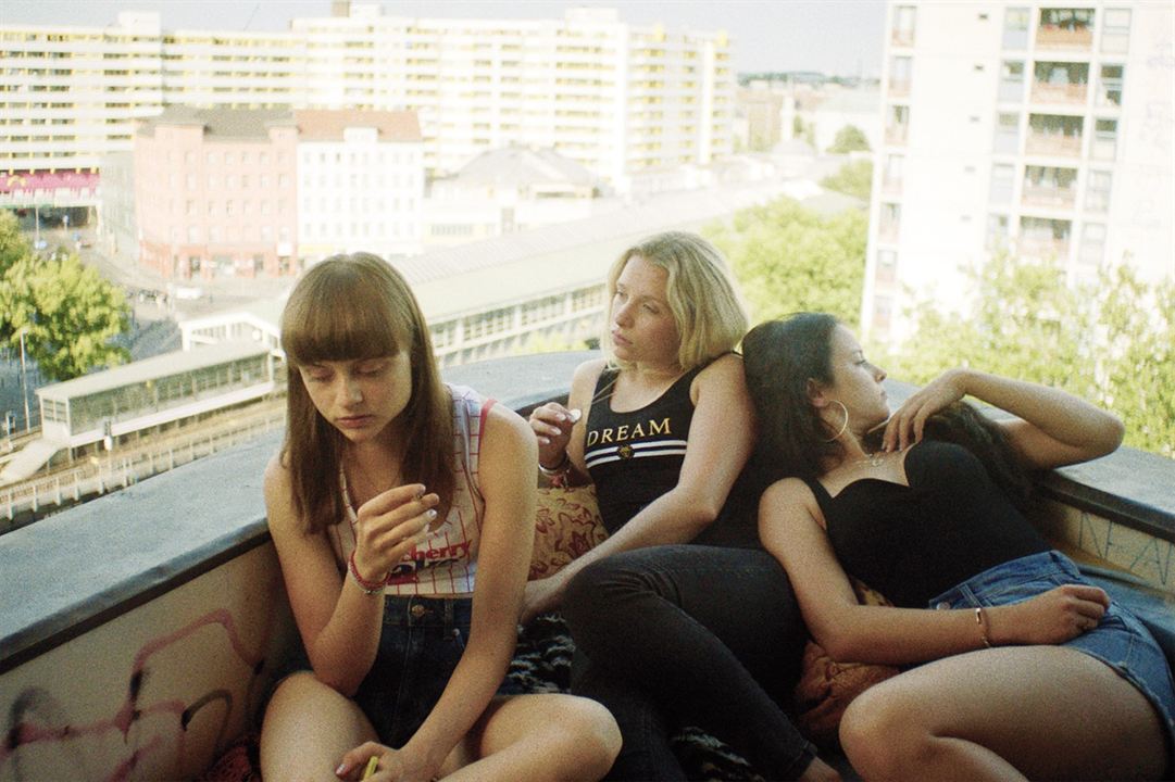El despertar de Nora : Foto Lena Klenke, Lena Urzendowsky, Elina Vildanova