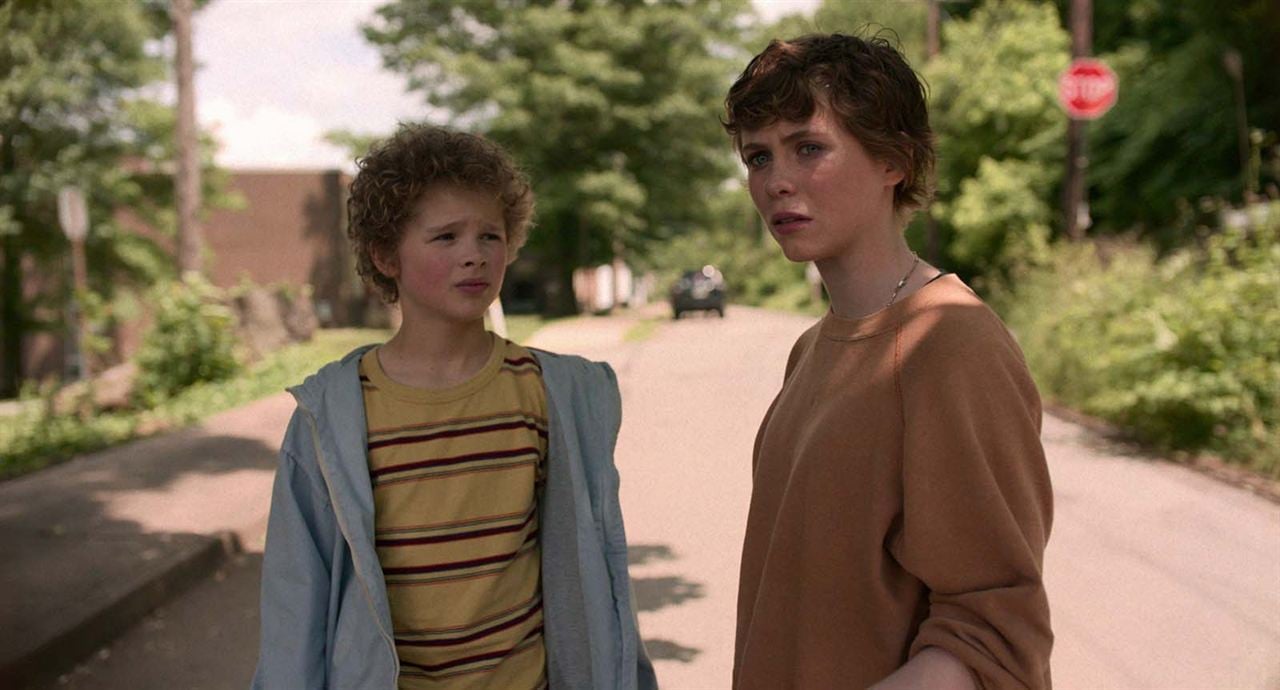 Esta mierda me supera : Foto Aidan Wojtak-Hissong, Sophia Lillis