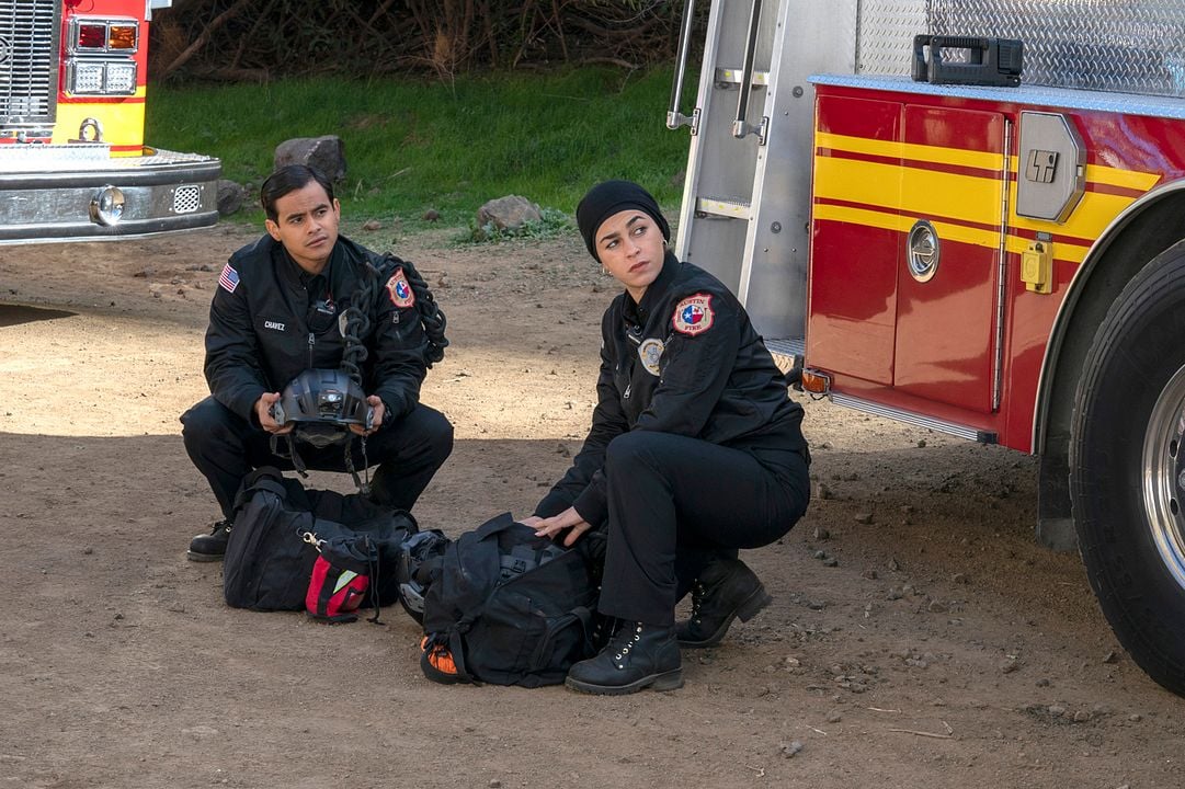 9-1-1: Lone Star : Foto Julian Works, Natacha Karam