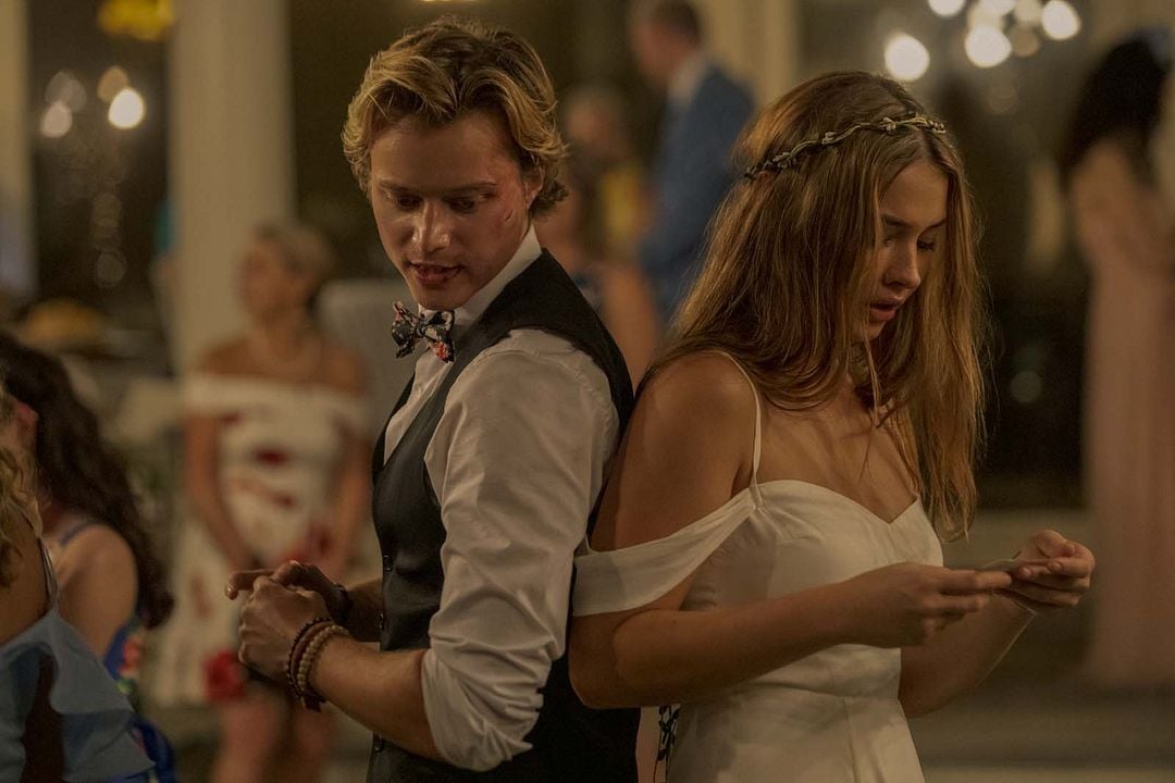 Outer Banks : Foto Rudy Pankow, Madelyn Cline