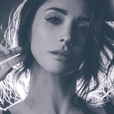 Cartel Thanya López