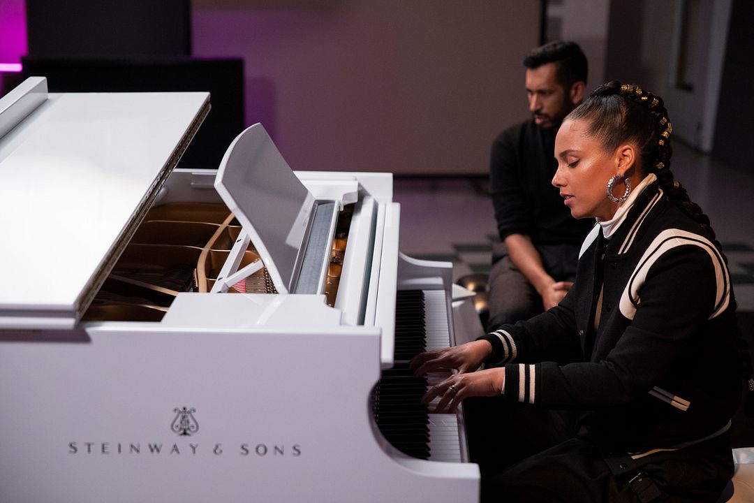 Foto Alicia Keys, Hrishikesh Hirway