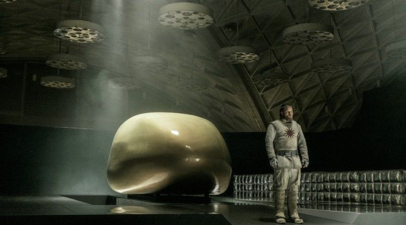 Raised By Wolves (2020) : Cartel