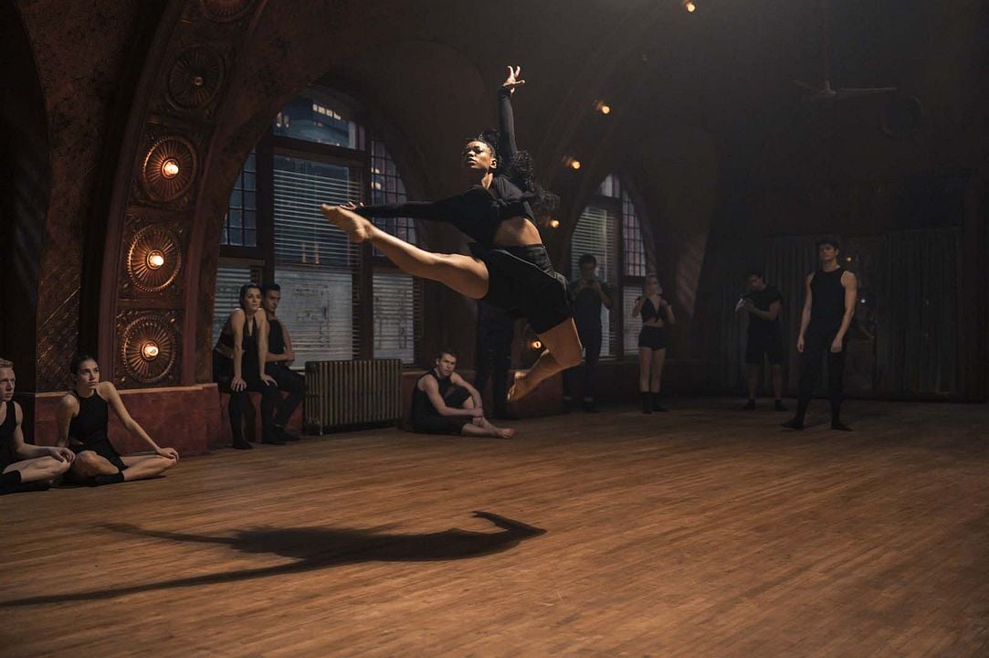 Delicadas y crueles : Foto Kylie Jefferson, Barton Cowperthwaite