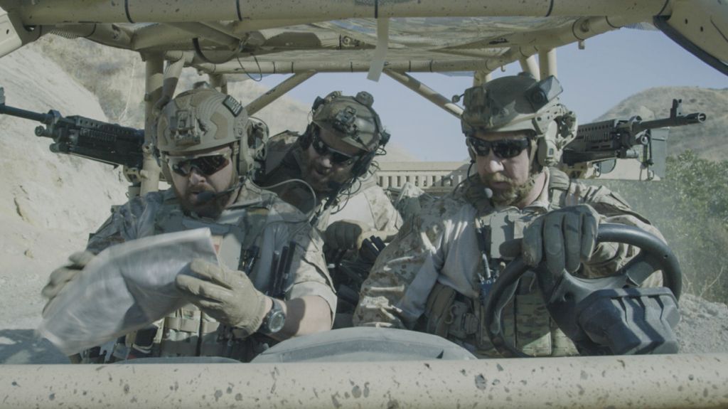 SEAL Team : Foto Scott Fox, A.J. Buckley
