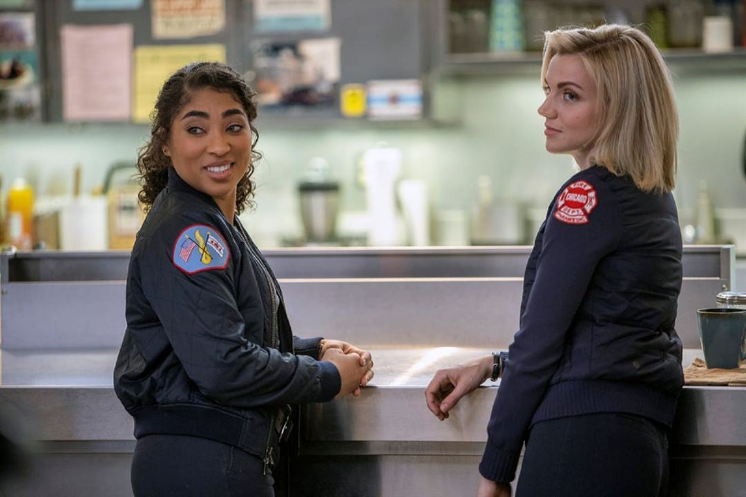 Chicago Fire : Foto Kara Killmer, Adriyan Rae