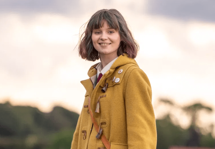 Cartel Lola Petticrew