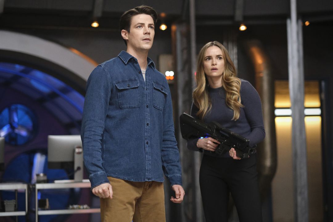 The Flash : Foto Danielle Panabaker, Grant Gustin