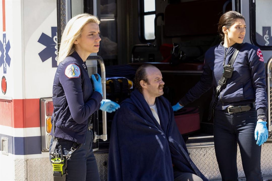 Chicago Fire : Foto Kara Killmer, Hanako Greensmith