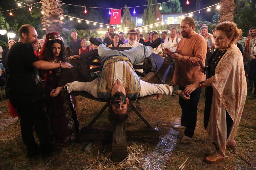 İçimizden Biri : Foto