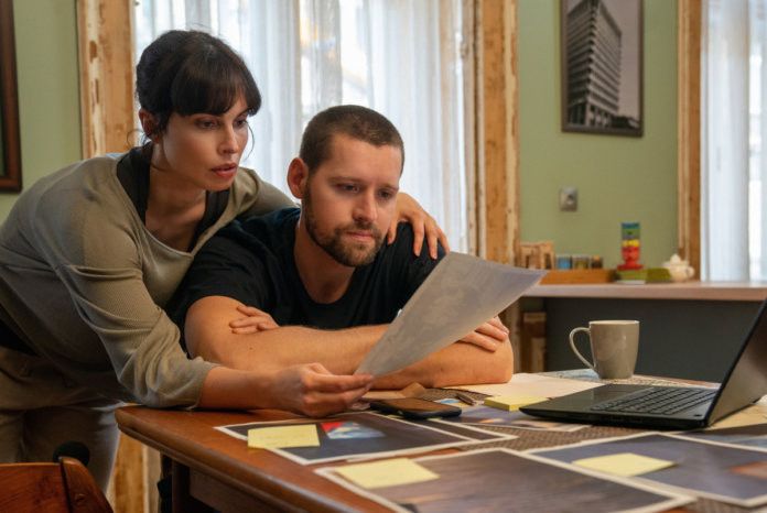 FBI: Internacional : Foto Luke Kleintank, Heida Reed