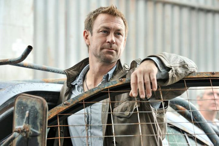 Defiance : Foto Grant Bowler