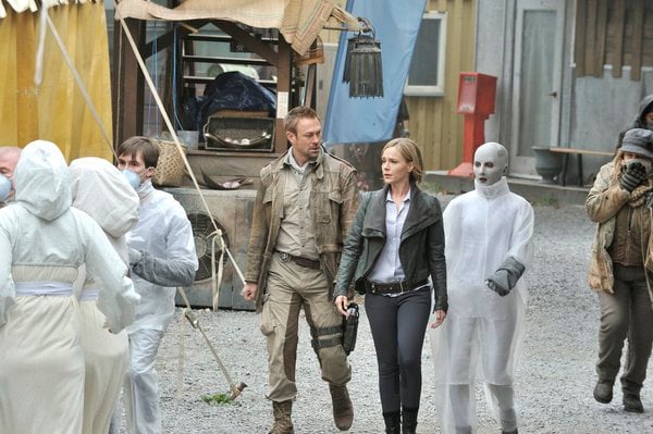 Defiance : Foto Trenna Keating, Julie Benz, Grant Bowler