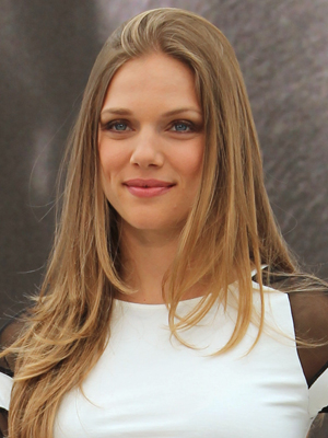 Cartel Tracy Spiridakos