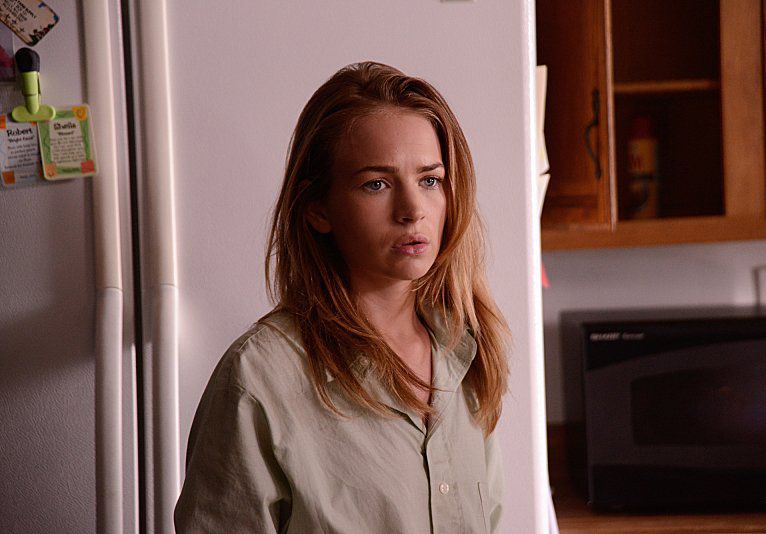La cúpula : Foto Britt Robertson