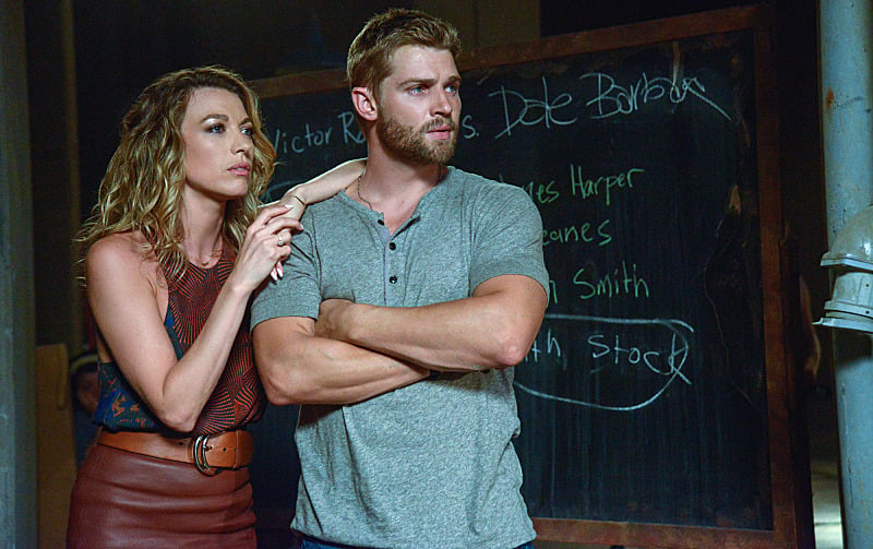 La cúpula : Foto Natalie Zea, Mike Vogel