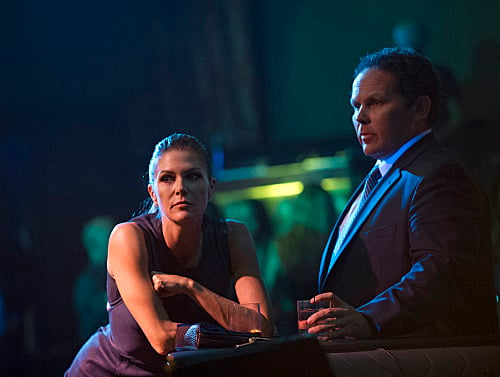 Vigilados: Person of Interest : Foto Paige Turco, Kevin Chapman