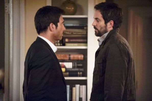 Rehenes : Foto Dylan McDermott, Rhys Coiro