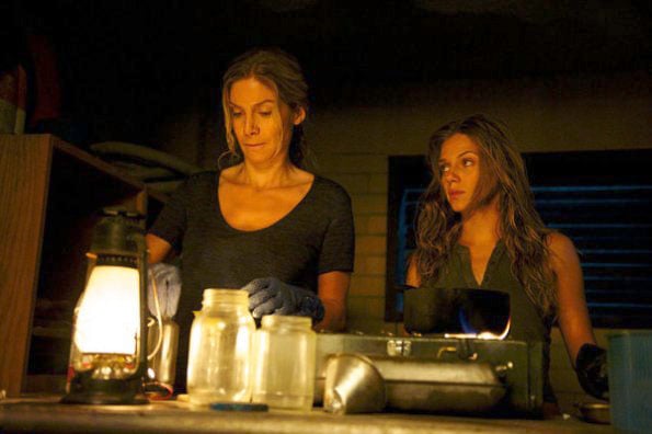 Revolution (2012) : Foto Tracy Spiridakos, Elizabeth Mitchell