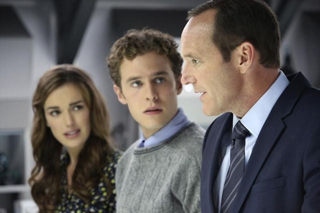 Marvel's Agents of S.H.I.E.L.D. : Foto Iain De Caestecker, Clark Gregg, Elizabeth Henstridge