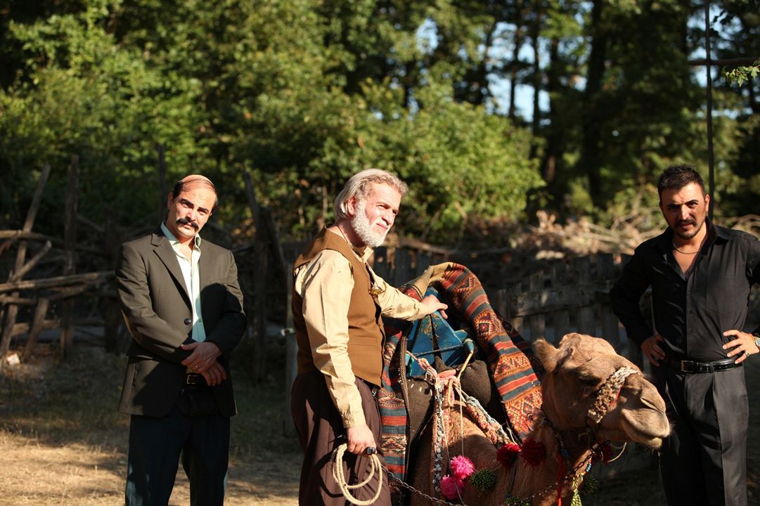 Düğün Dernek : Foto Murat Cemcir, Ahmet Kural, Şinasi Yurtsever