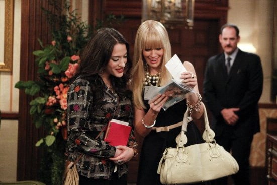 Dos chicas sin blanca : Foto Beth Behrs, Kat Dennings