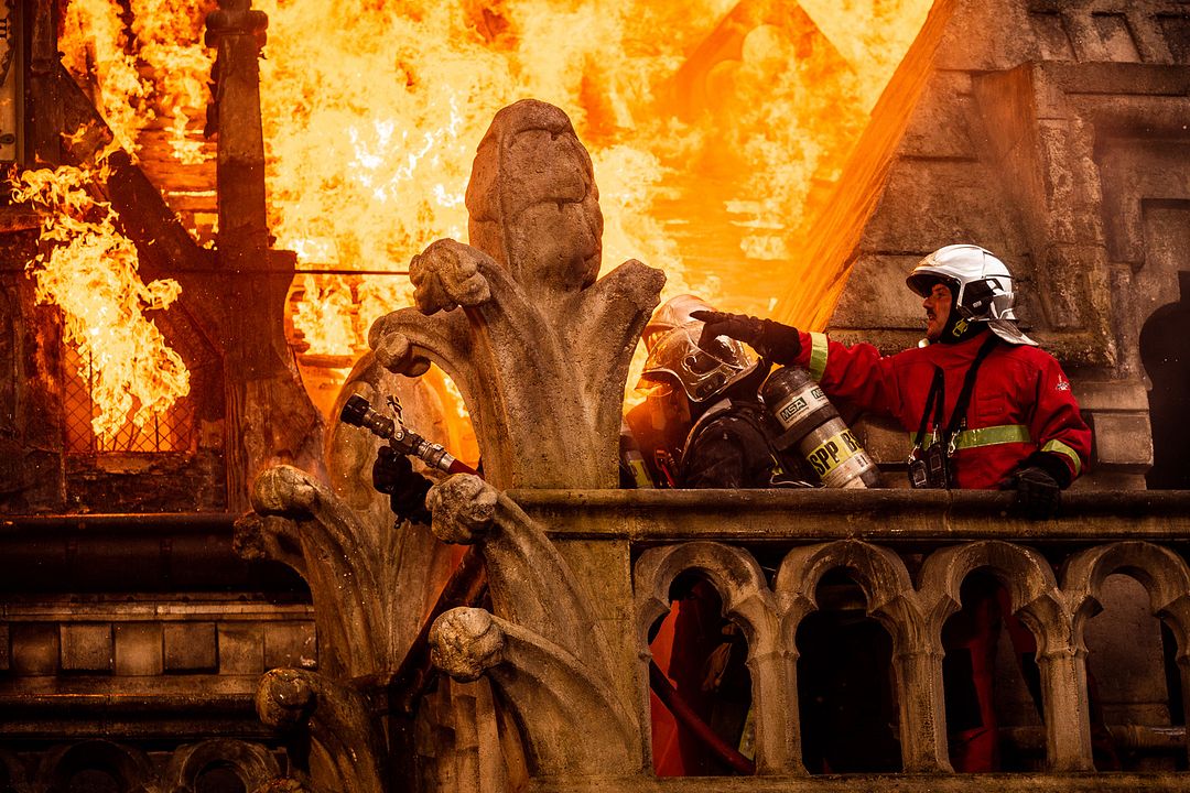 Arde Notre-Dame : Foto