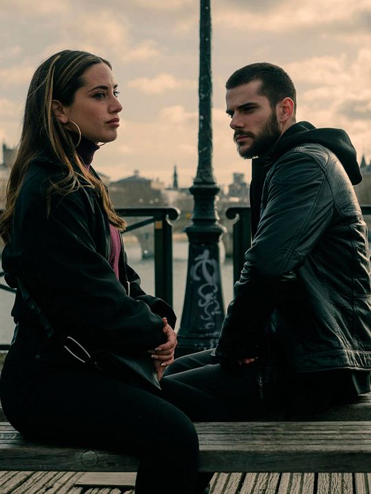 Hasta el cielo: La serie : Cartel