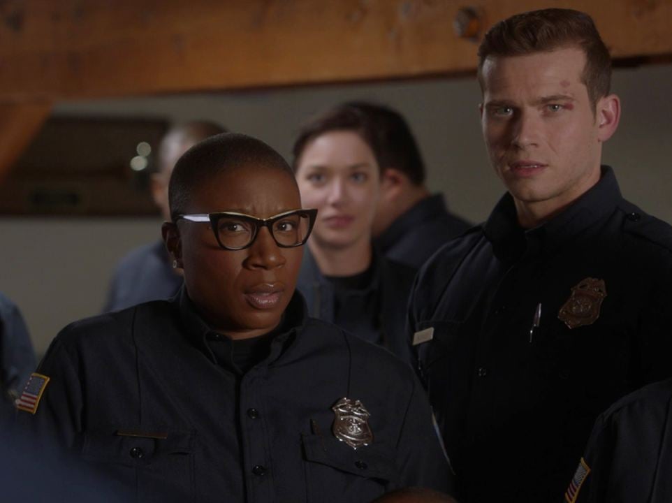 9-1-1 : Foto Oliver Stark, Aisha Hinds