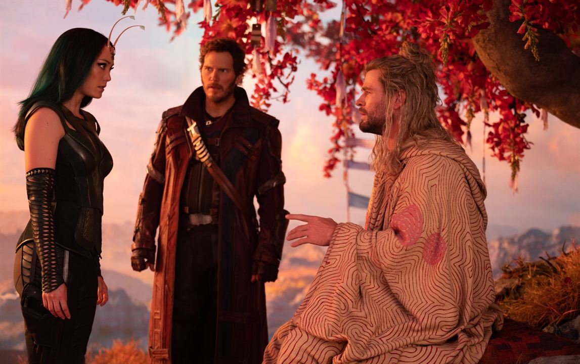 Thor: Love And Thunder : Foto Chris Pratt, Chris Hemsworth, Pom Klementieff