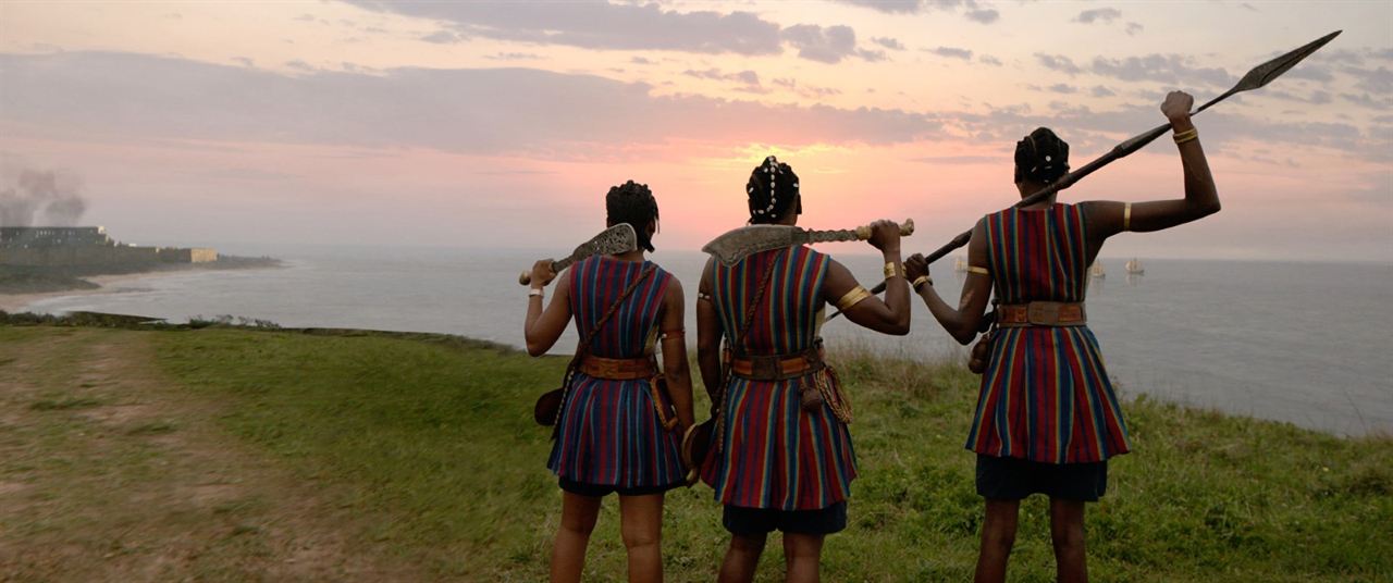 La mujer rey : Foto Sheila Atim, Thuso Mbedu, Viola Davis