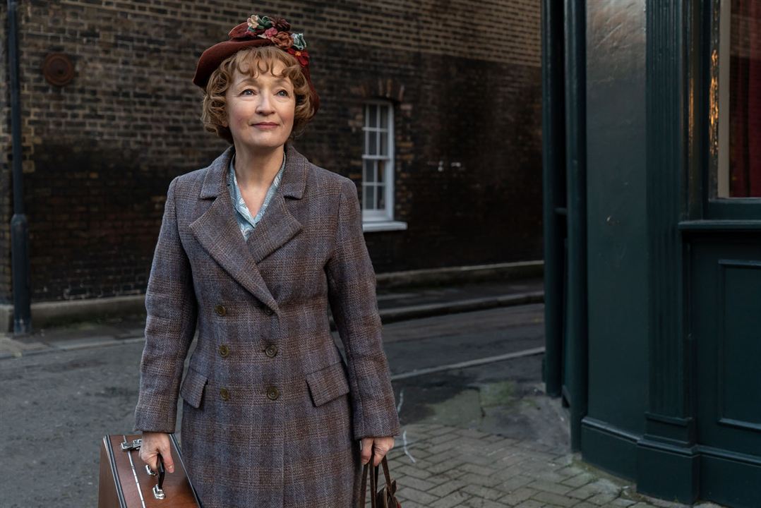 El viaje a París de la señora Harris : Foto Lesley Manville