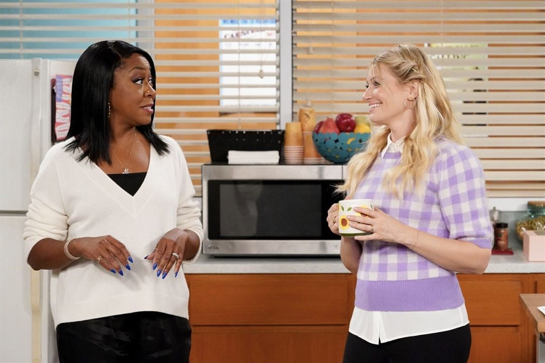 Foto Tichina Arnold, Beth Behrs