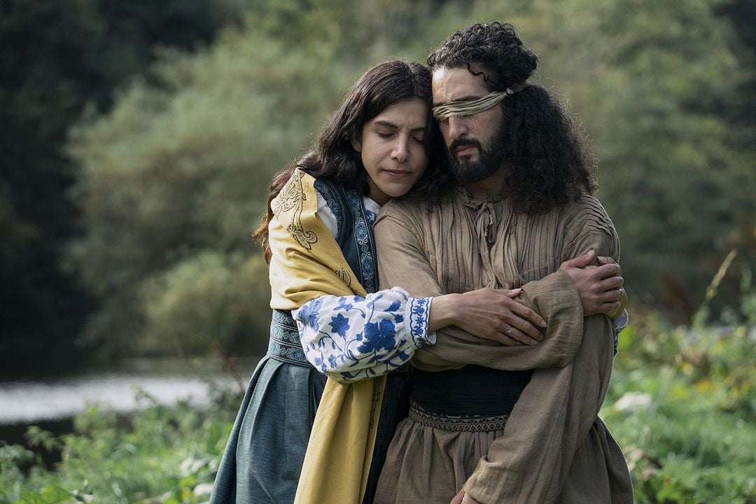 Vikingos: Valhalla : Foto Tolga Safer, Hayat Kamille