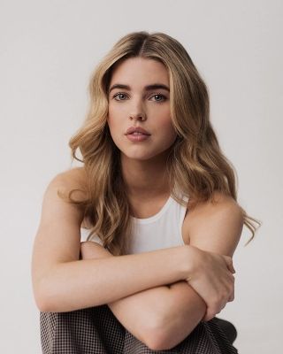 Cartel Carla Woodcock