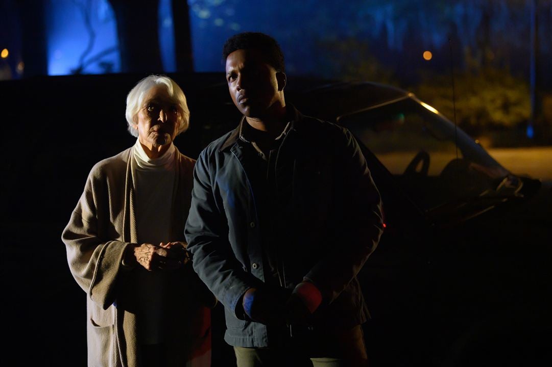 El exorcista: Creyente : Foto Leslie Odom Jr., Ellen Burstyn