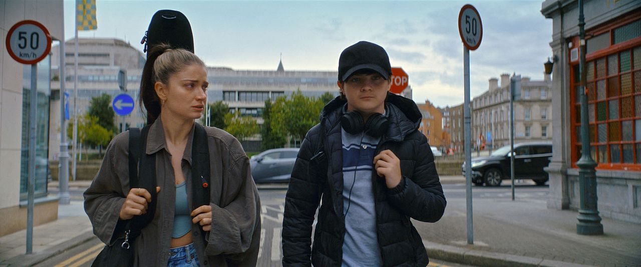 Flora and Son : Foto Eve Hewson, Orén Kinlan