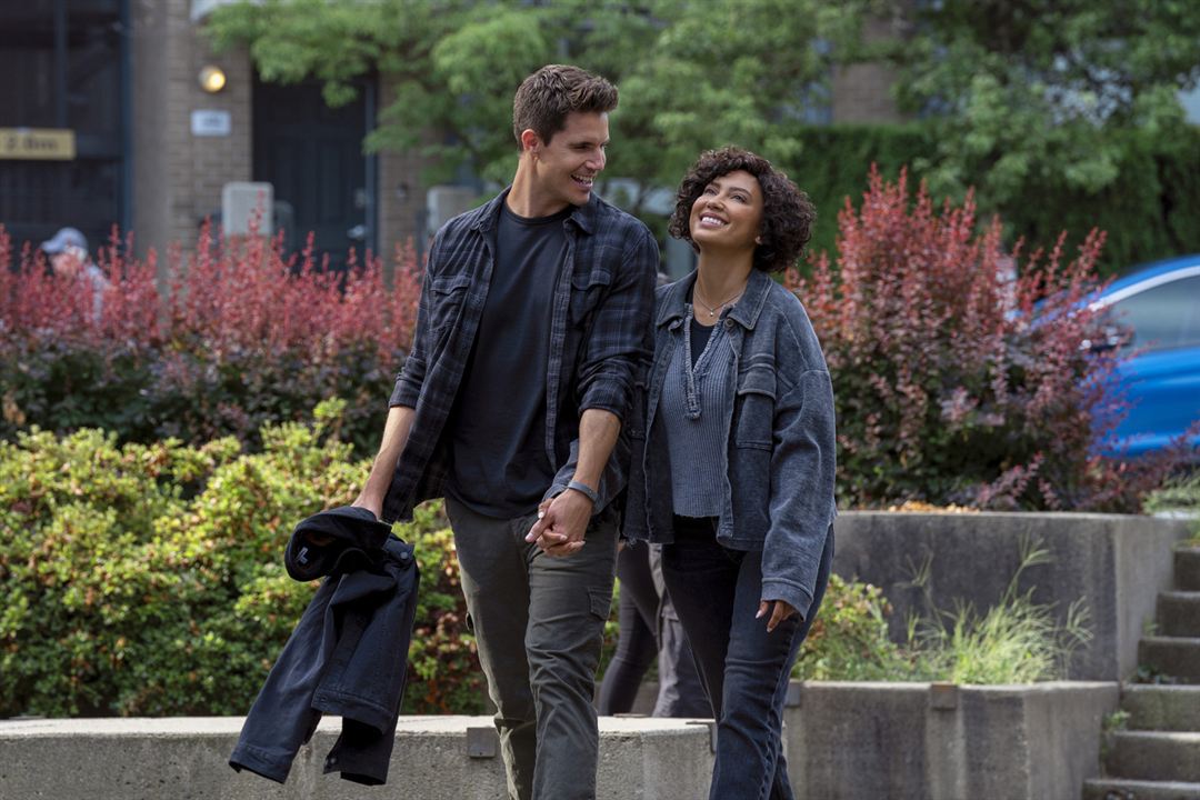 Foto Robbie Amell, Andy Allo