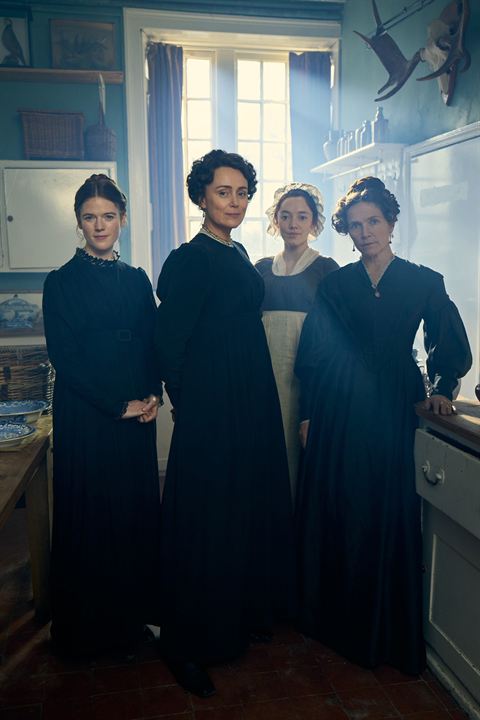 Foto Mirren Mack, Keeley Hawes, Jessica Hynes, Rose Leslie