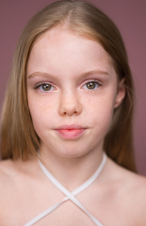 Cartel Hannah Dargan