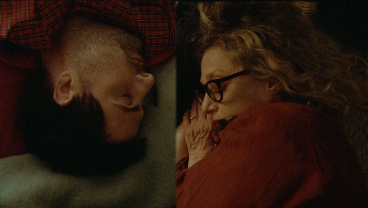 Between the Temples : Foto