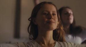The Starling Girl : Foto