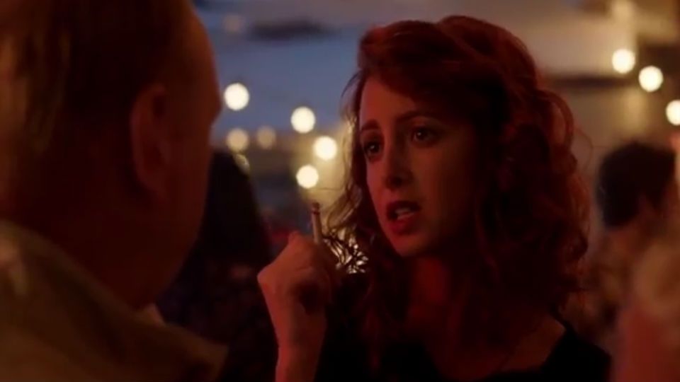 Crashing (UK) Tráiler VO Tráiler Crashing (UK)